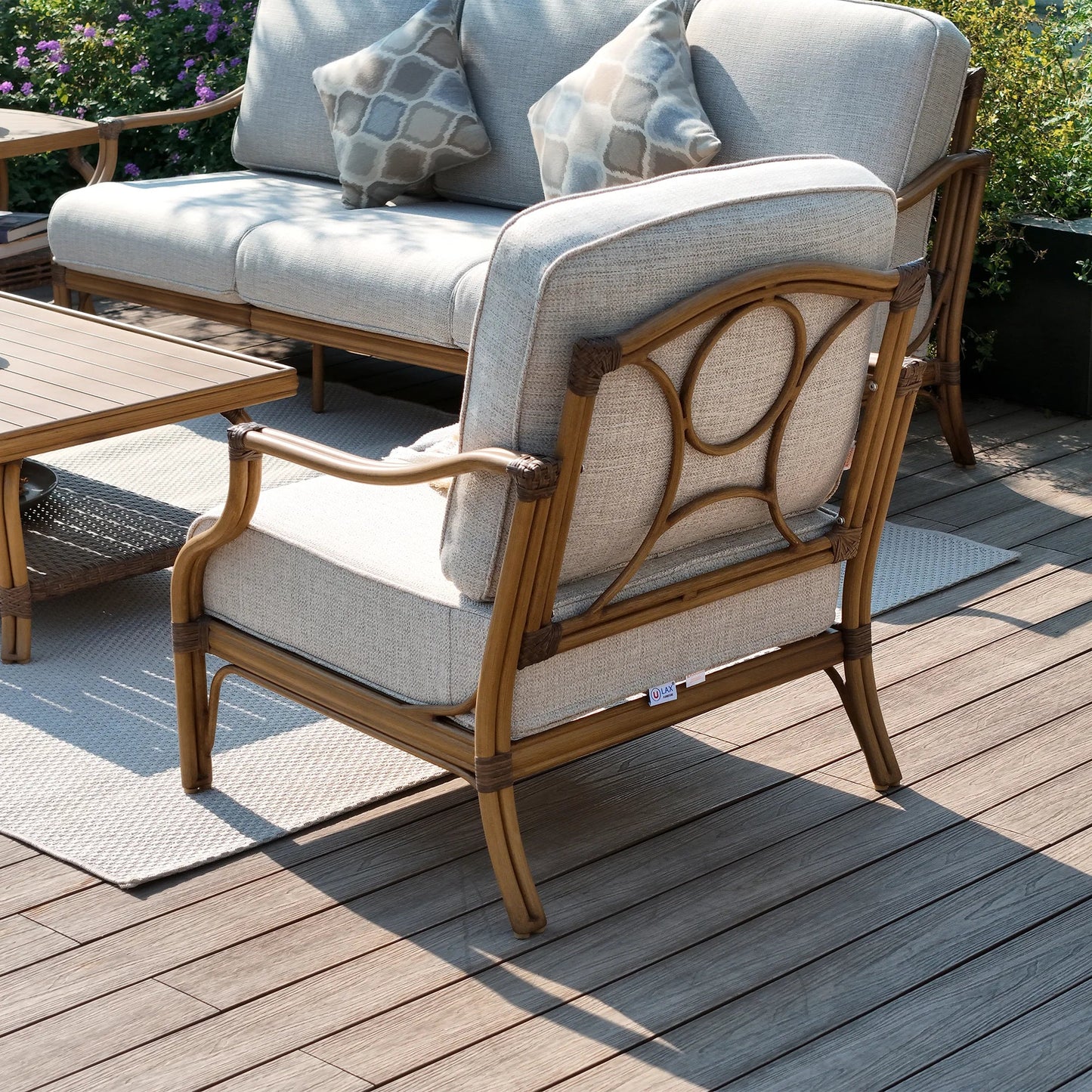 Arcadia 2 Patio Lounge Chair and Side Table