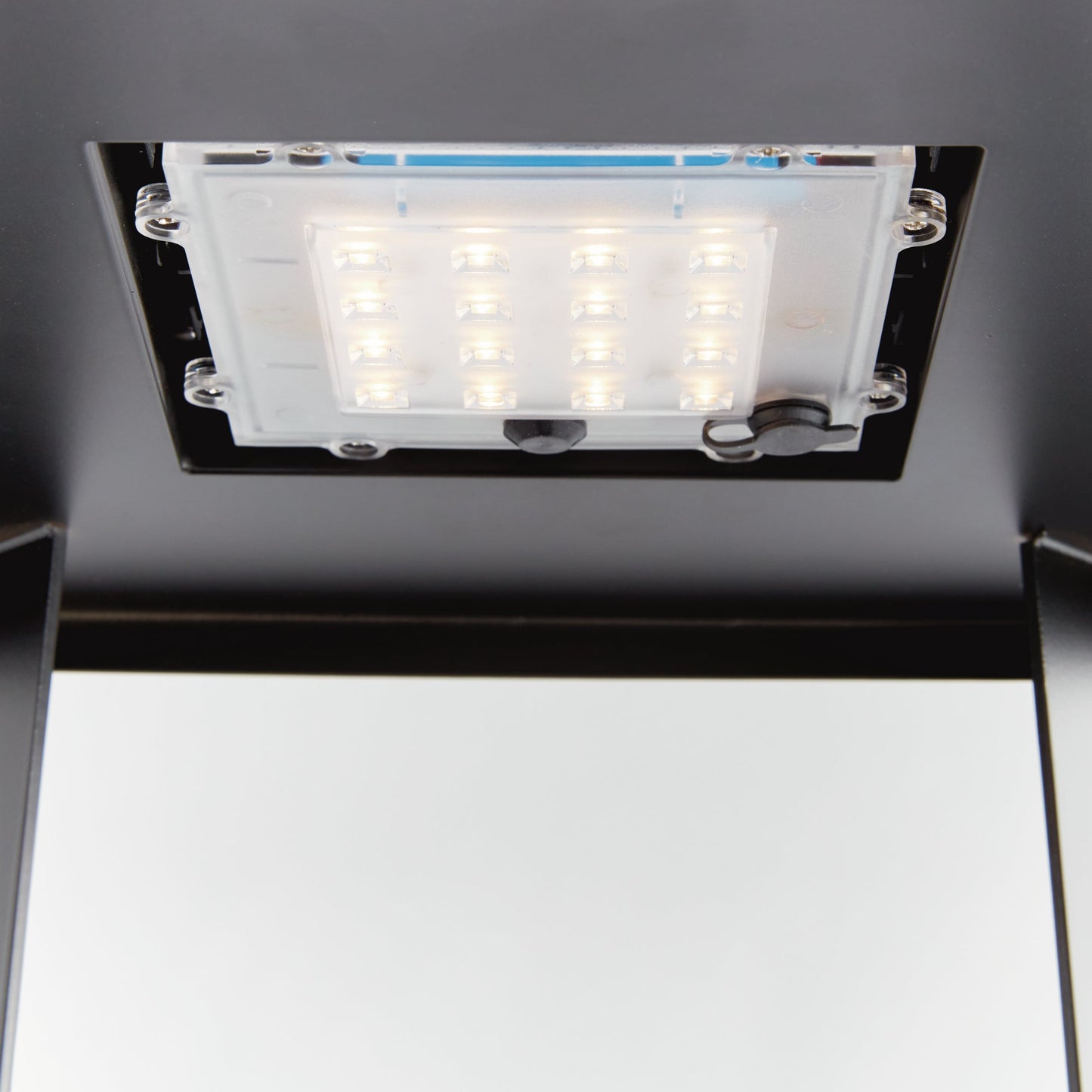 Hanley Solar LED Lantern 24"