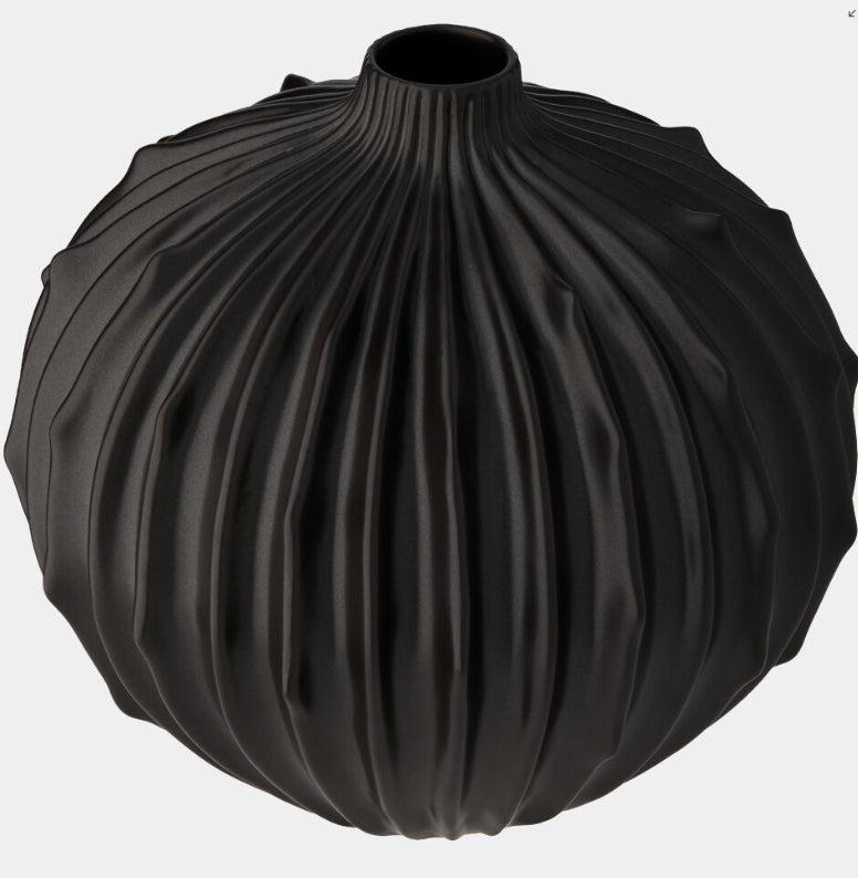 Nebula Vase-Ridged-Black