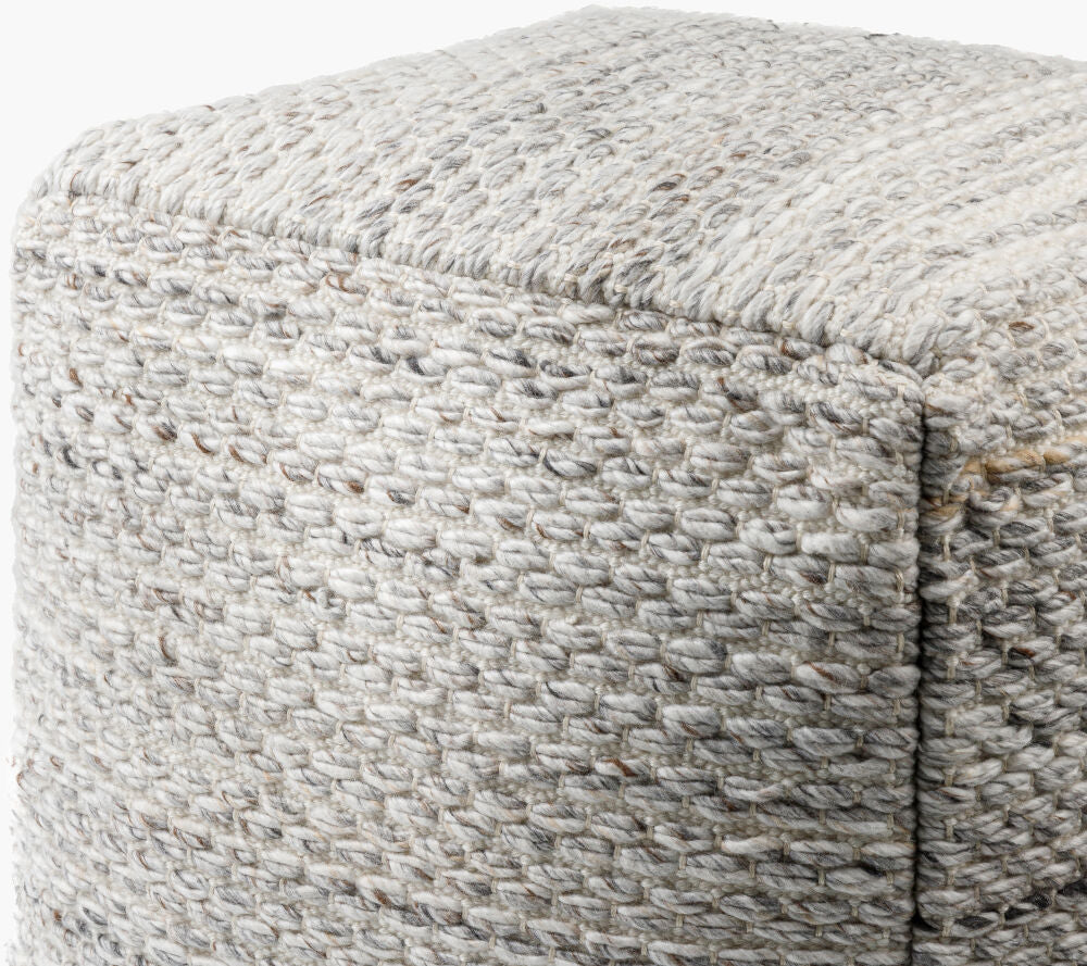 Averill Pouf