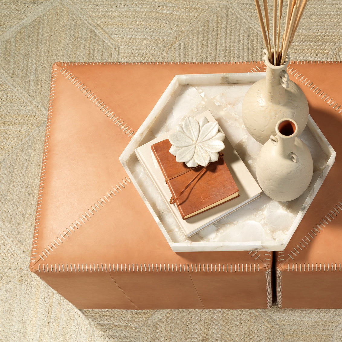Antonia Tray, Large