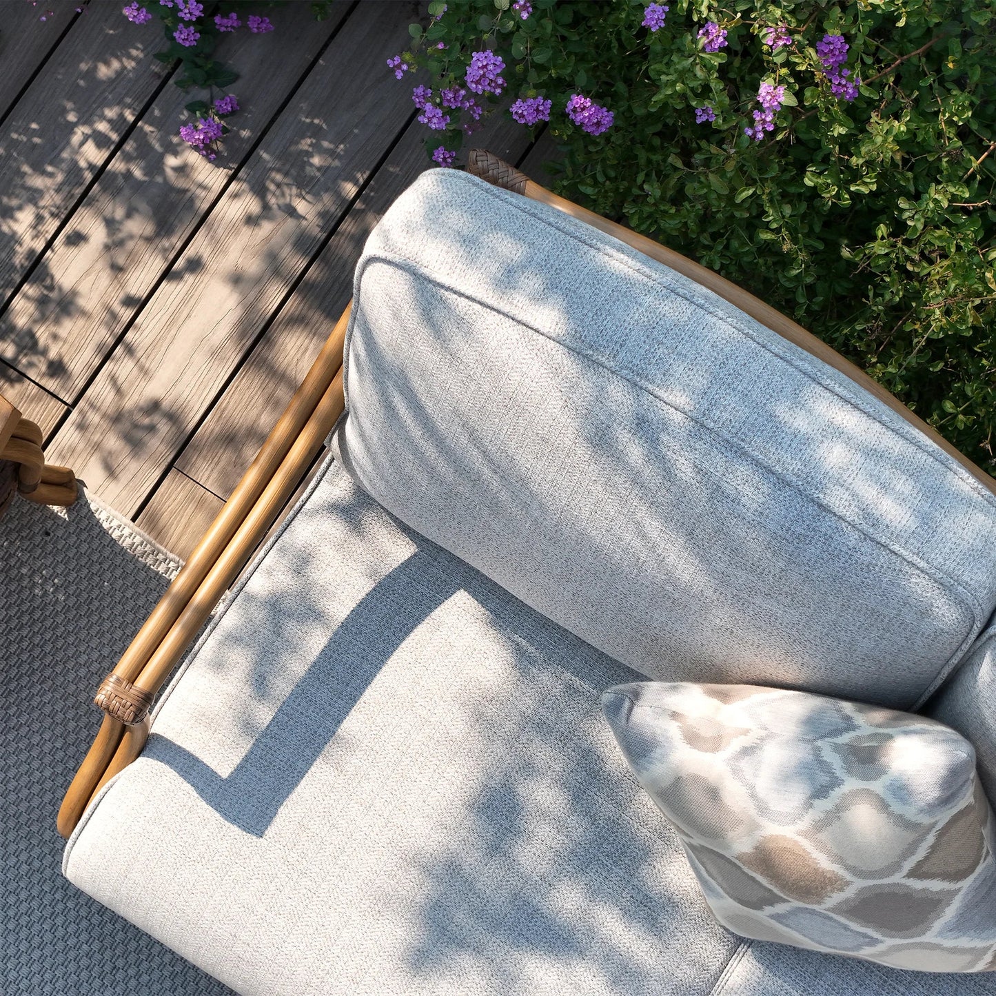 Arcadia Outdoor Sofa and 2 Chairs with Coffee Table