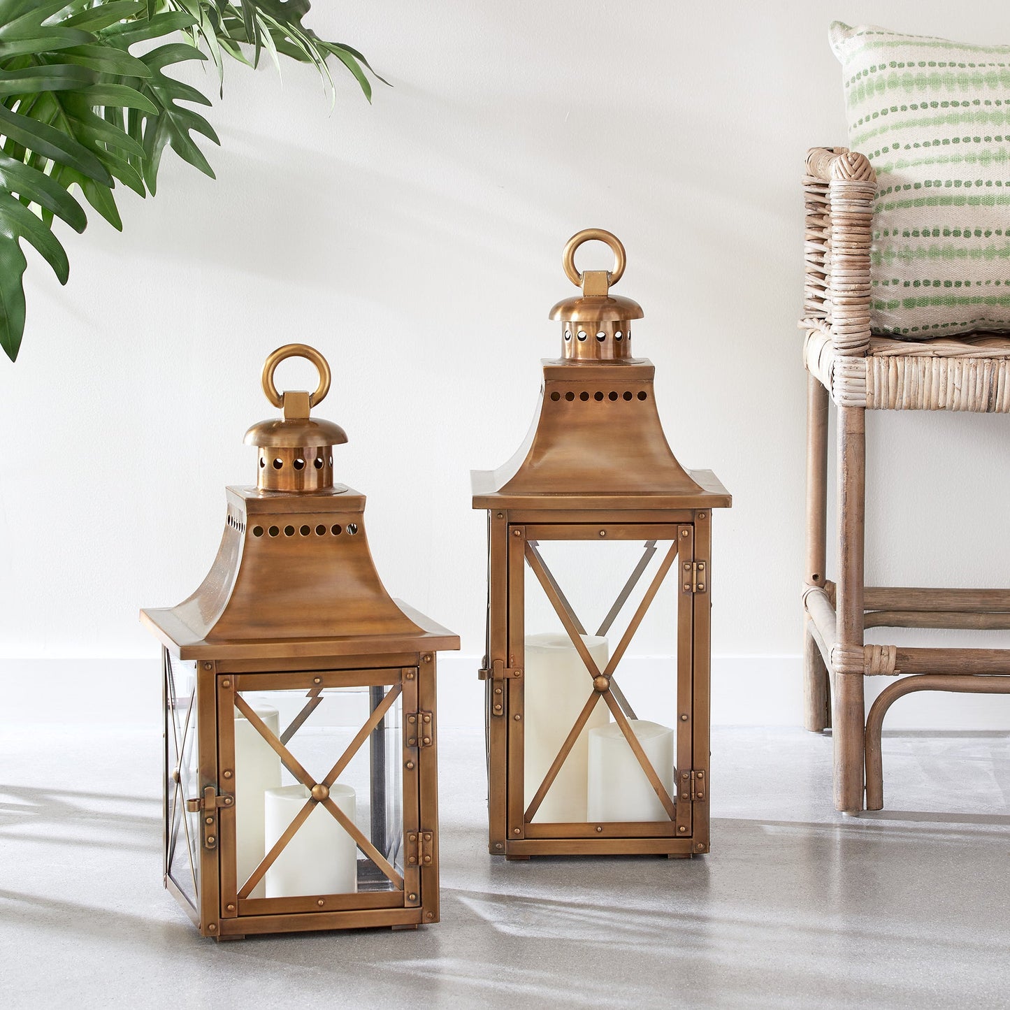 Homes Lantern, Medium