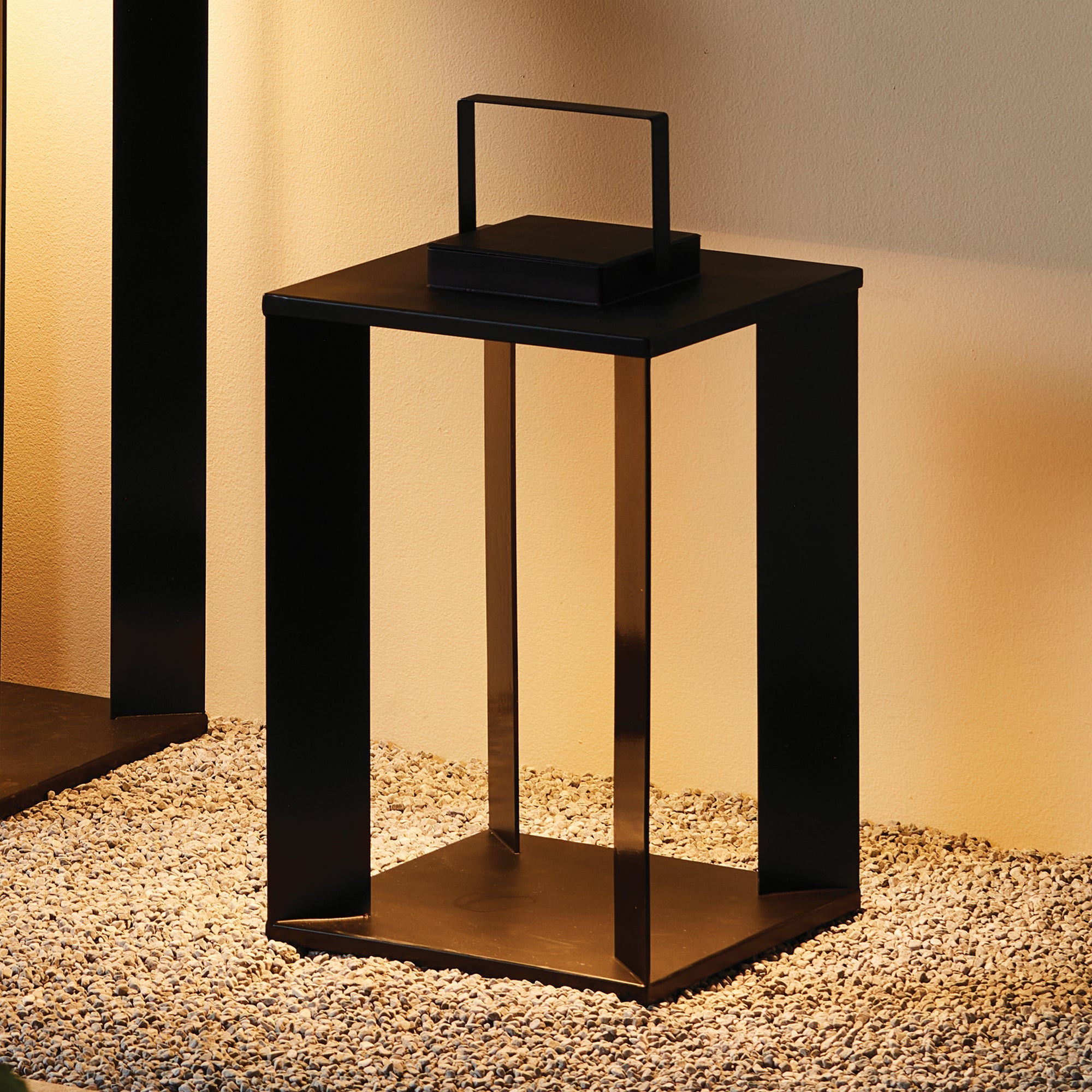 Hanley Solar LED Lantern 18"