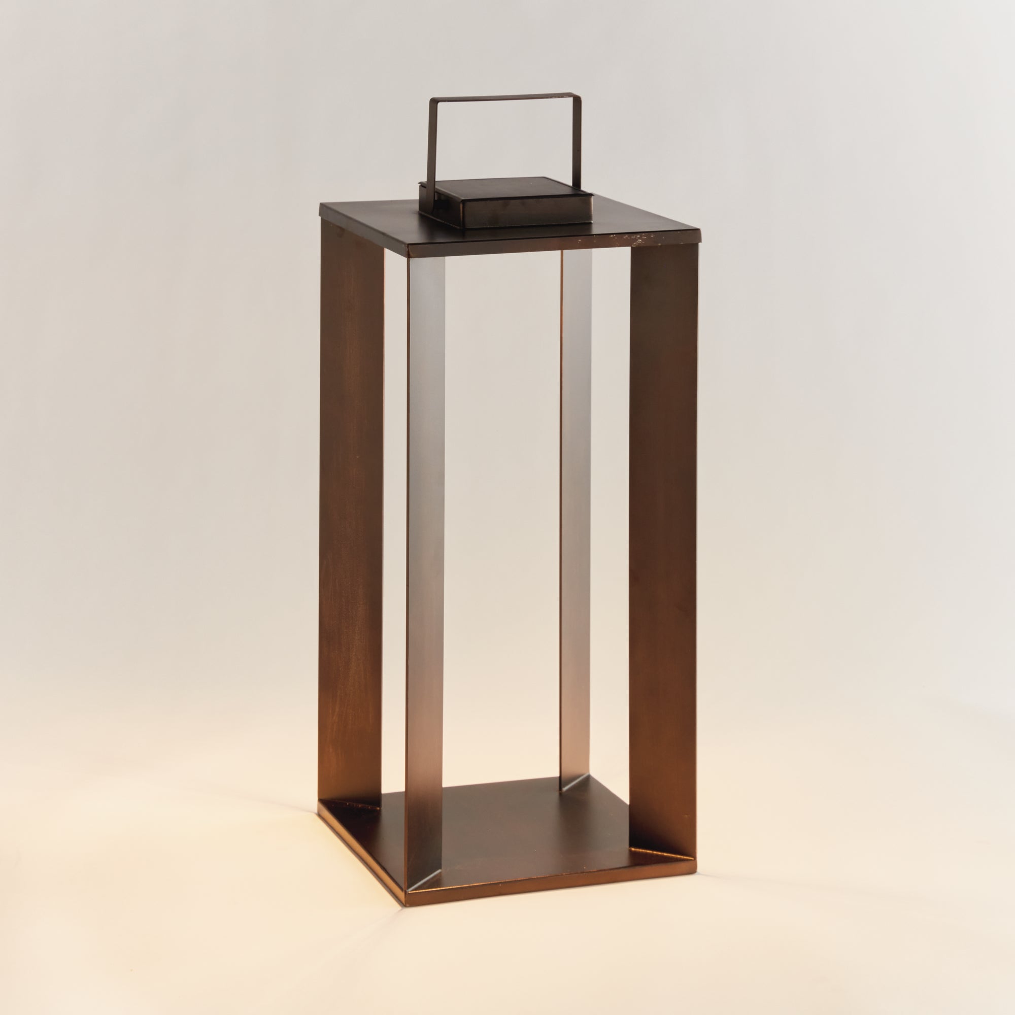 Hanley Solar LED Lantern 24"- Bronze
