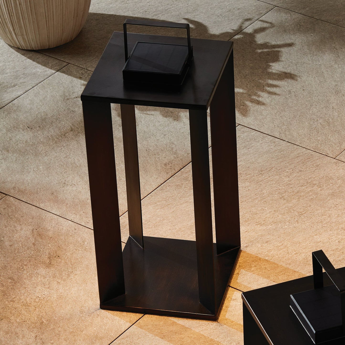 Hanley Solar LED Lantern 24"- Bronze