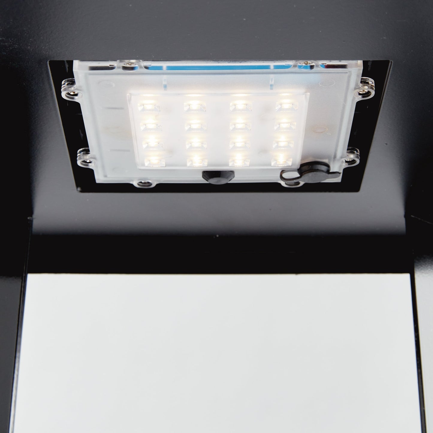 Hanley Solar LED Lantern 30"