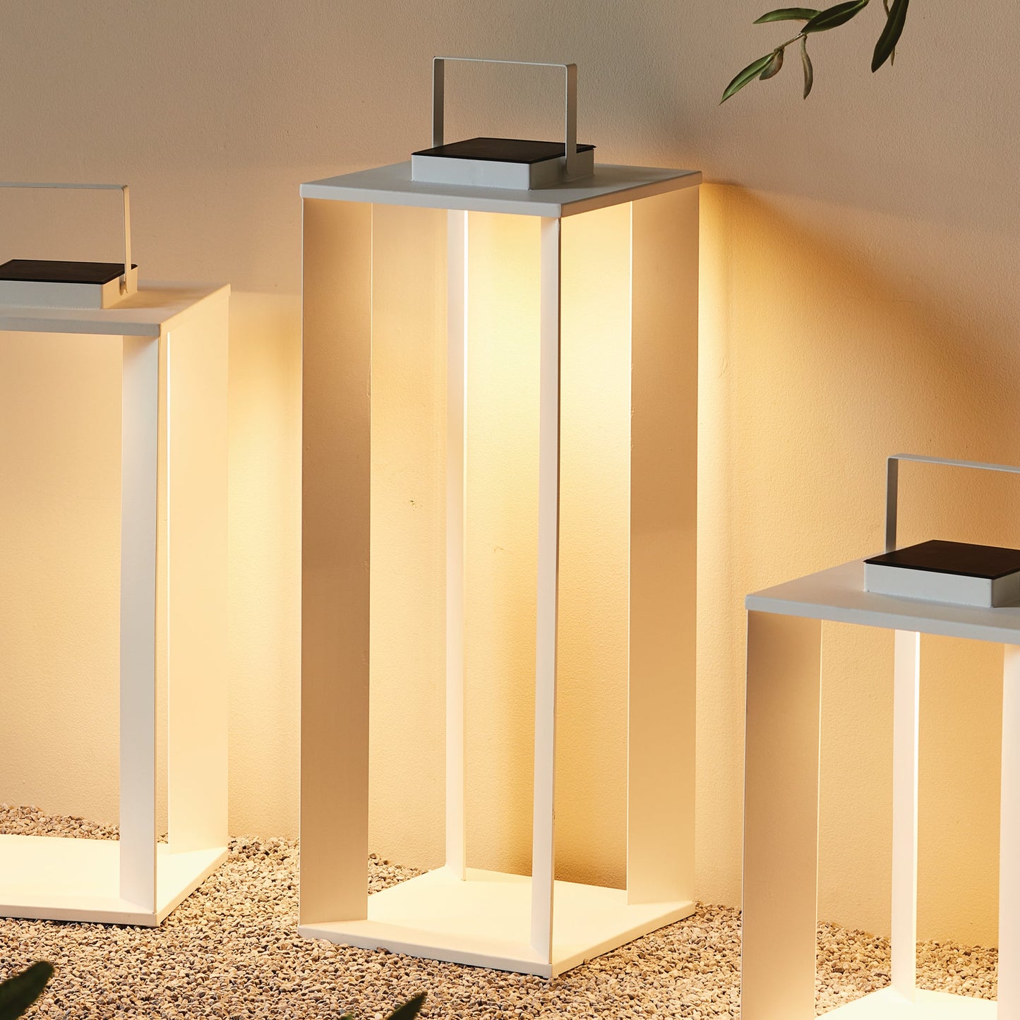 Hanley Solar LED Lantern 30"- White