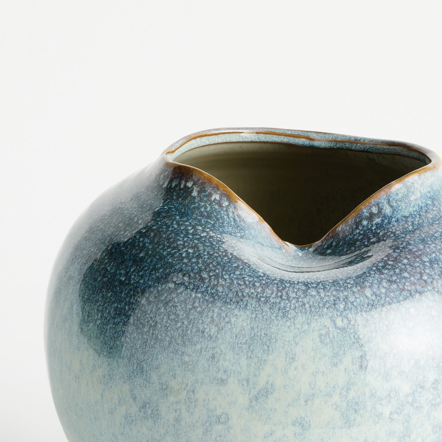 Veronica Vase, Medium