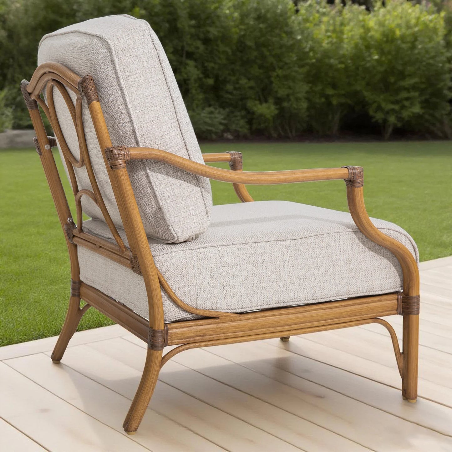 Arcadia 2 Patio Lounge Chair and Side Table