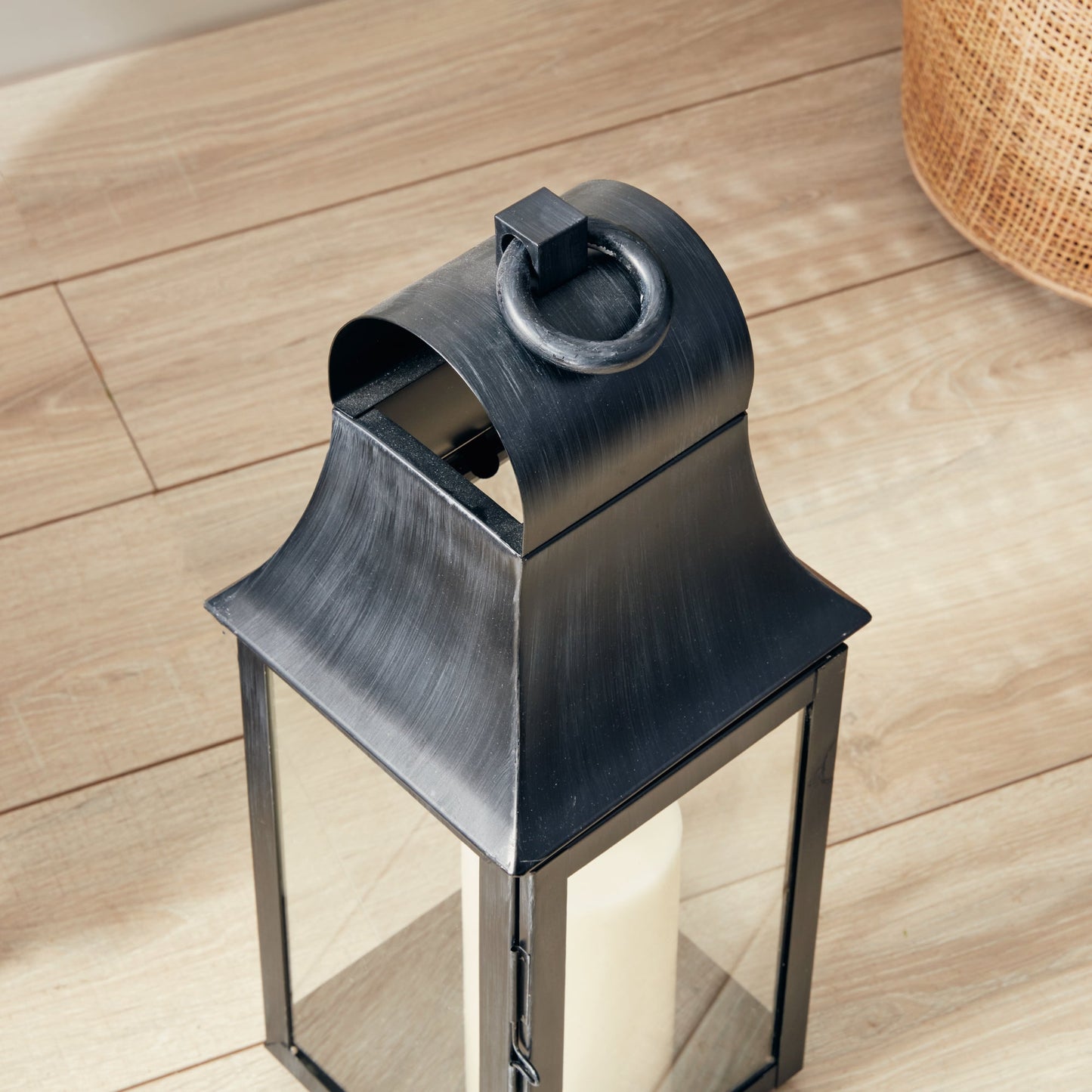 Geneva Outdoor Lantern 21.5"