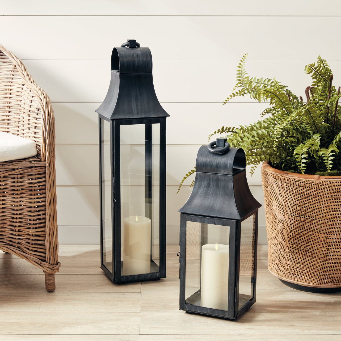 Geneva Outdoor Lantern 21.5"