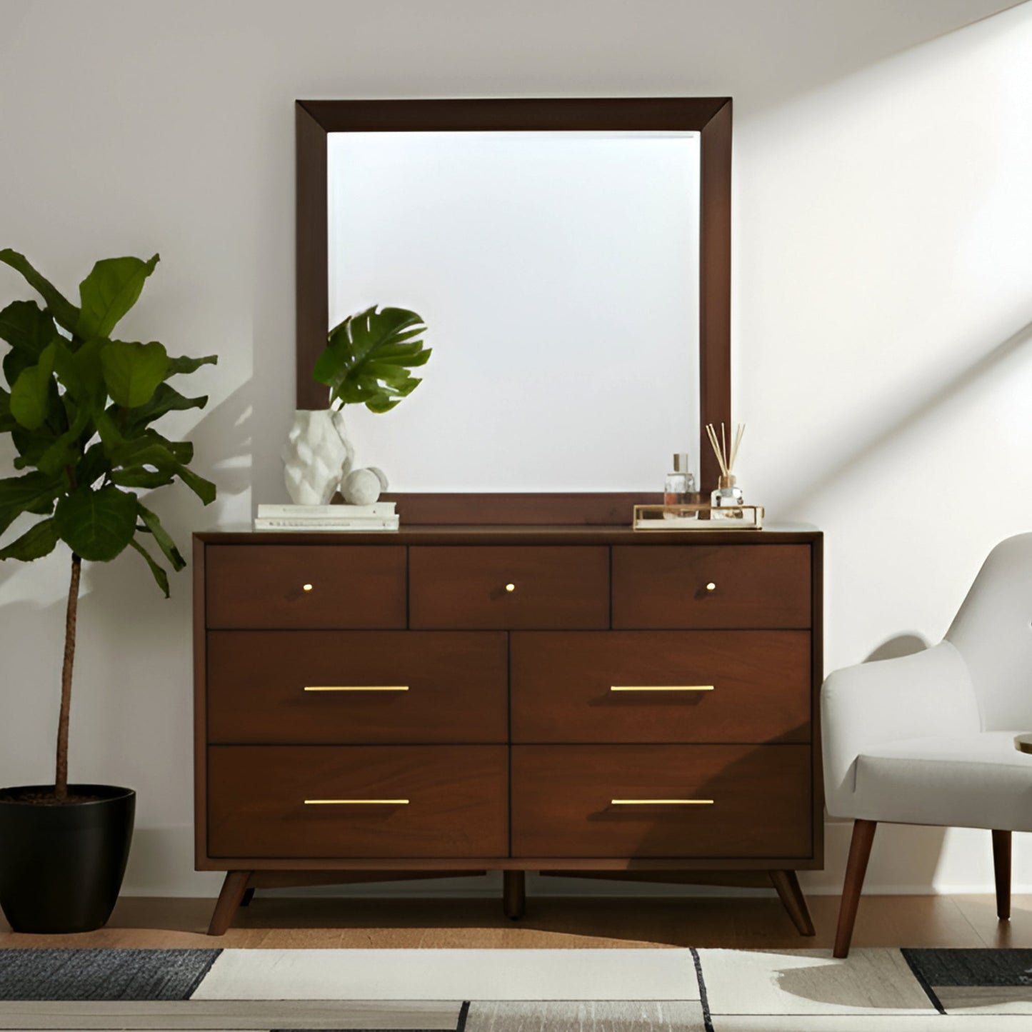 Flynn Dresser, Walnut